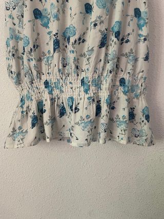 Blusa chica tirantes. Lefties