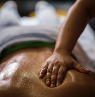 Alquilo gabinete masajes