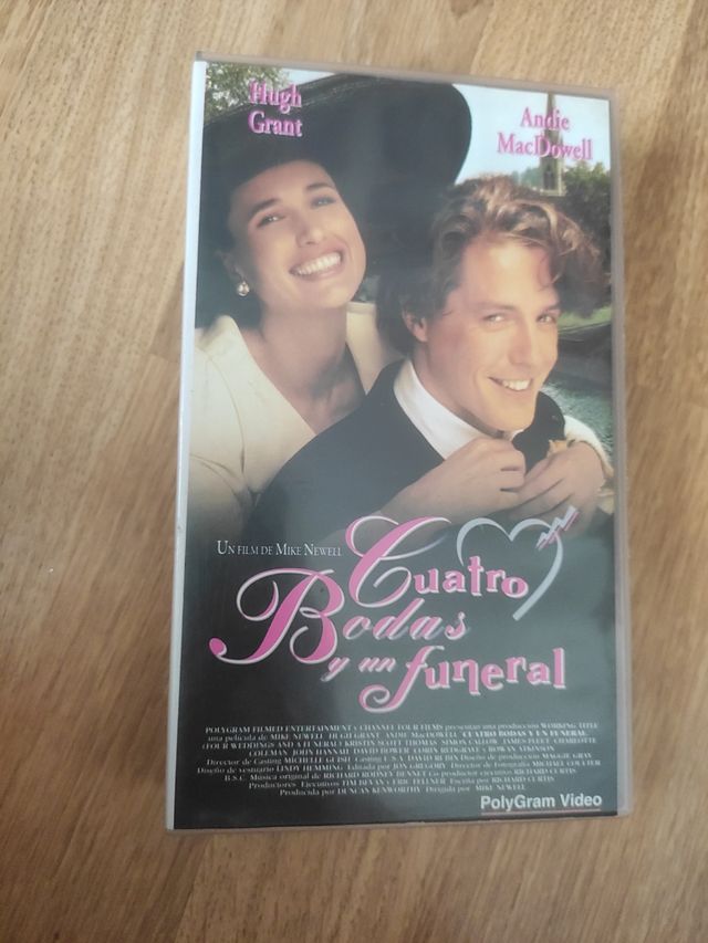Película VHS Cuatro bodas y un funeral