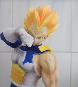 FIGURA VEGETA BOLA DRAGON GRANDE 25CM ALTO SAIYAN