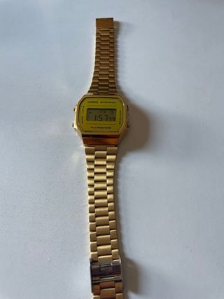 Reloj casio dorado