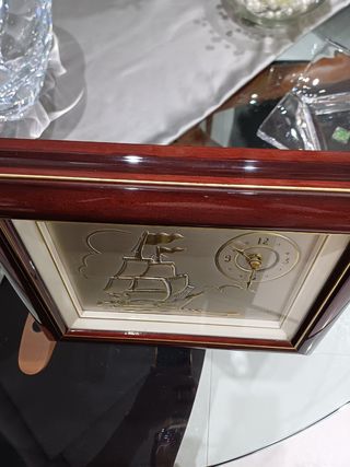 Quadro con placca in argento. 