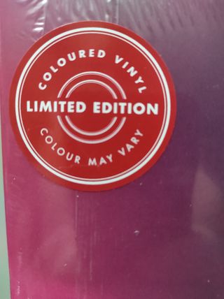 SELLADO MADONNA 2 VINILOS COLOR ROJO.