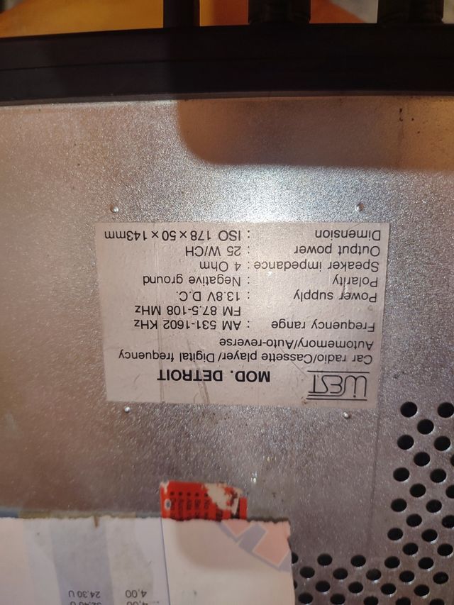 Vecchia radiocassetta per classici