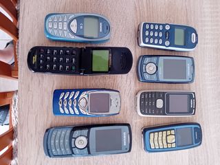 Teléfonos antiguos..20€ recogida en mano cartagena