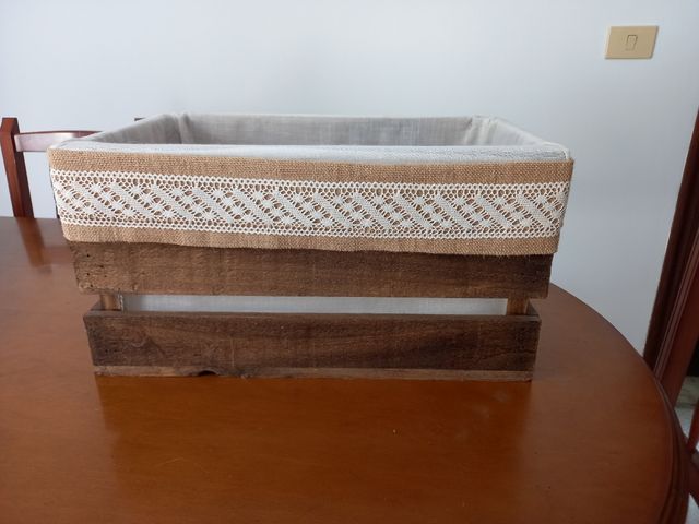Caja de madera decorada