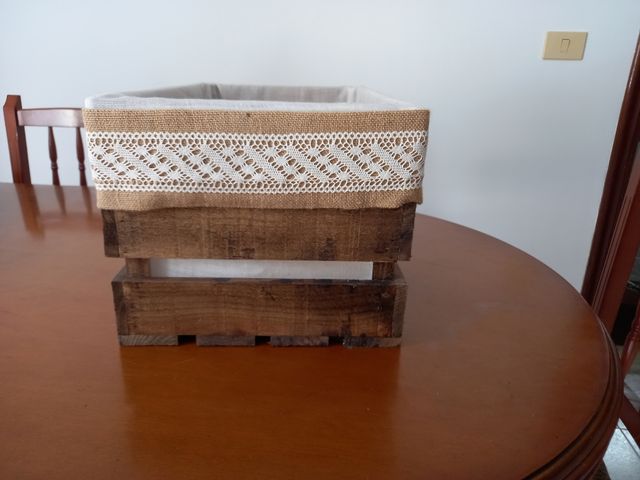 Caja de madera decorada