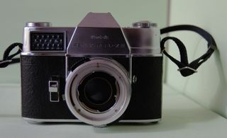 Kodak Retina Reflex III con objetivos