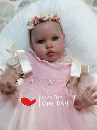 Preciosa bebé reborn hiperrealista