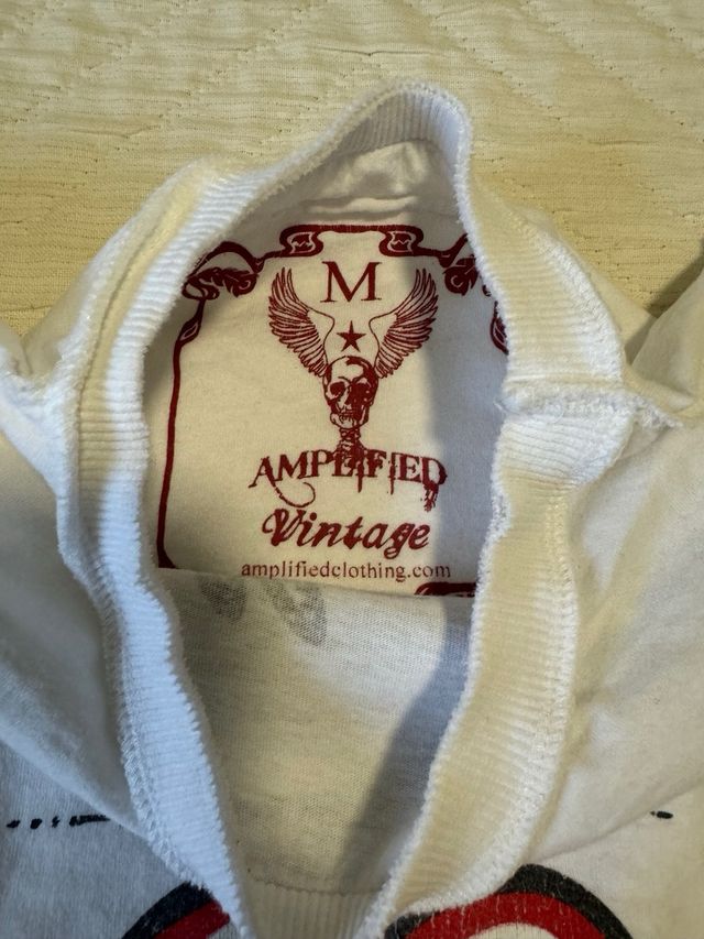 Camiseta mujer Amplified