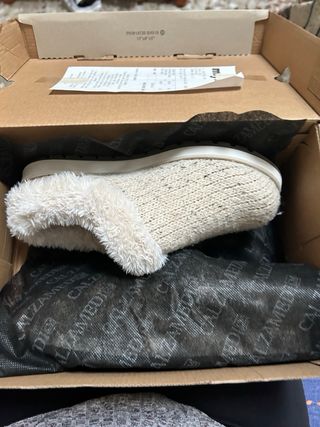 Zapatilla de estar por casa
