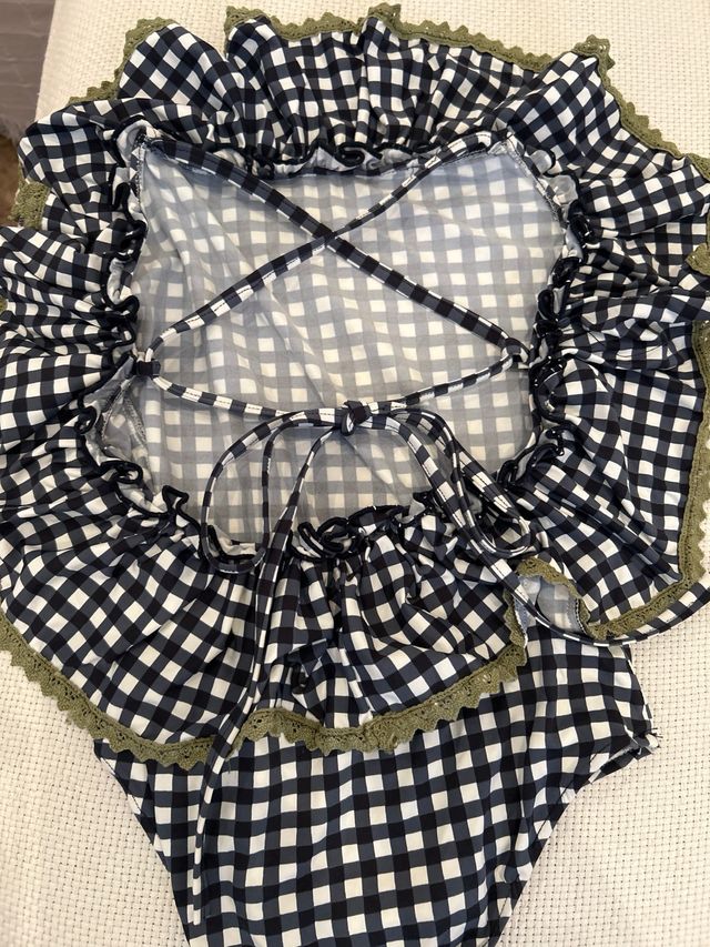 BAÑADOR DISEÑO NONOS talla 10 ( tengo 2)