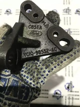 Soporte bomba vp44 ford