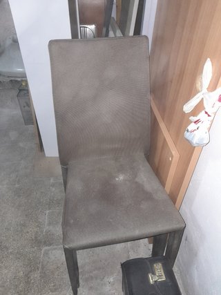 Sedie rivestite in tessuto