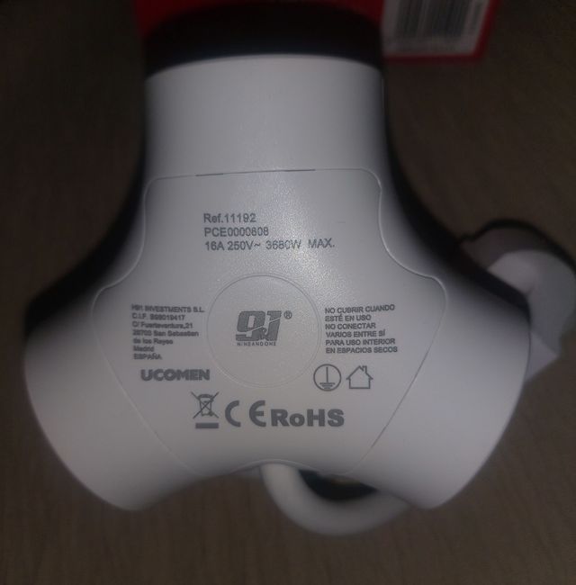 Base de enchufe trébol 4 tomas