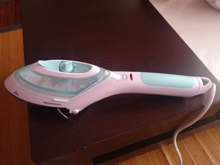 Plancha de mano de vapor