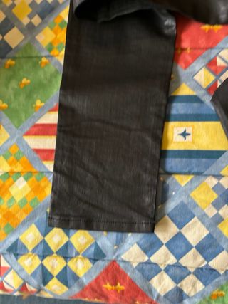 Pantalón largo, negro, efecto cuero