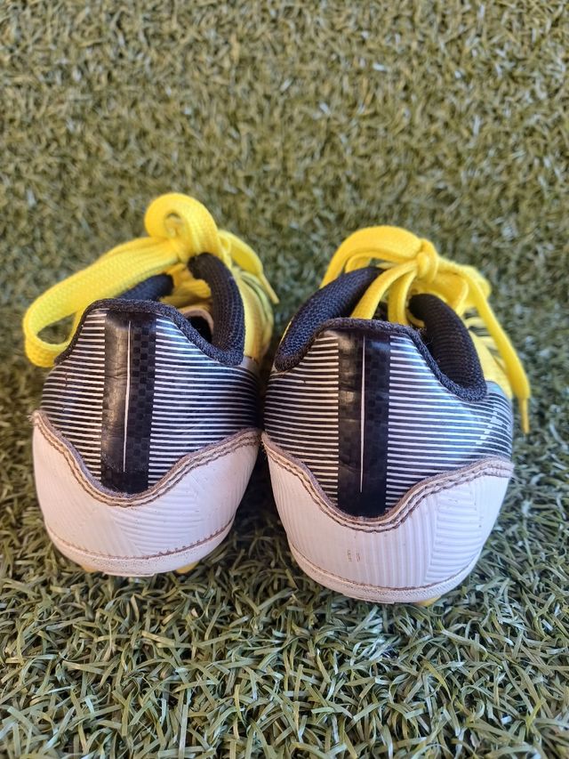 Botas fútbol infantil