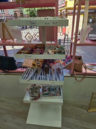 Isla o mostrador blanco