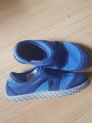 Escarpines azules niño.Talla 30/31