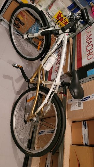 Bicicleta Decathlon en muy buen estado.