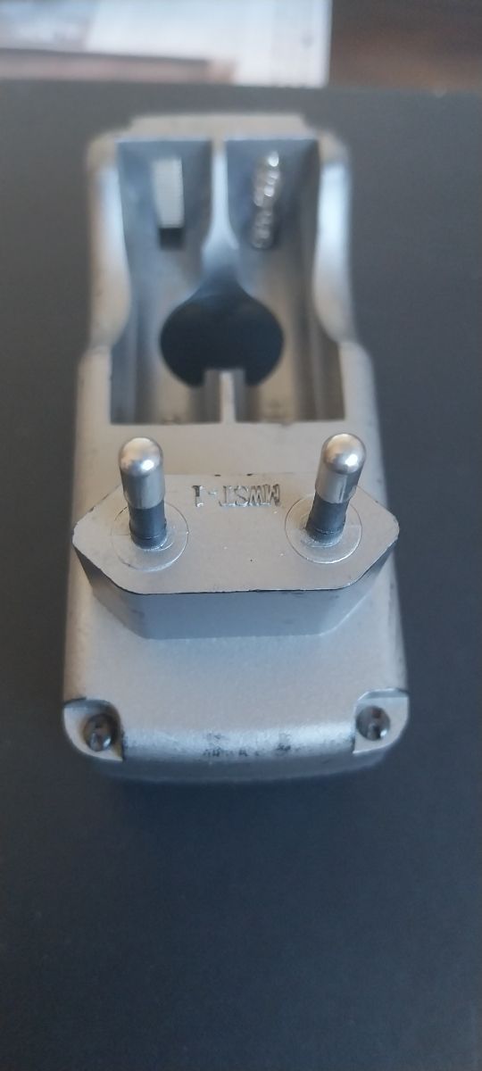 Cargador de pilas recargables