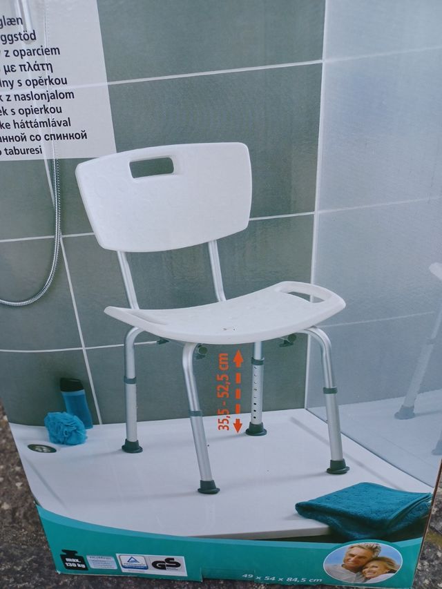 Sgabello da bagno con schienale