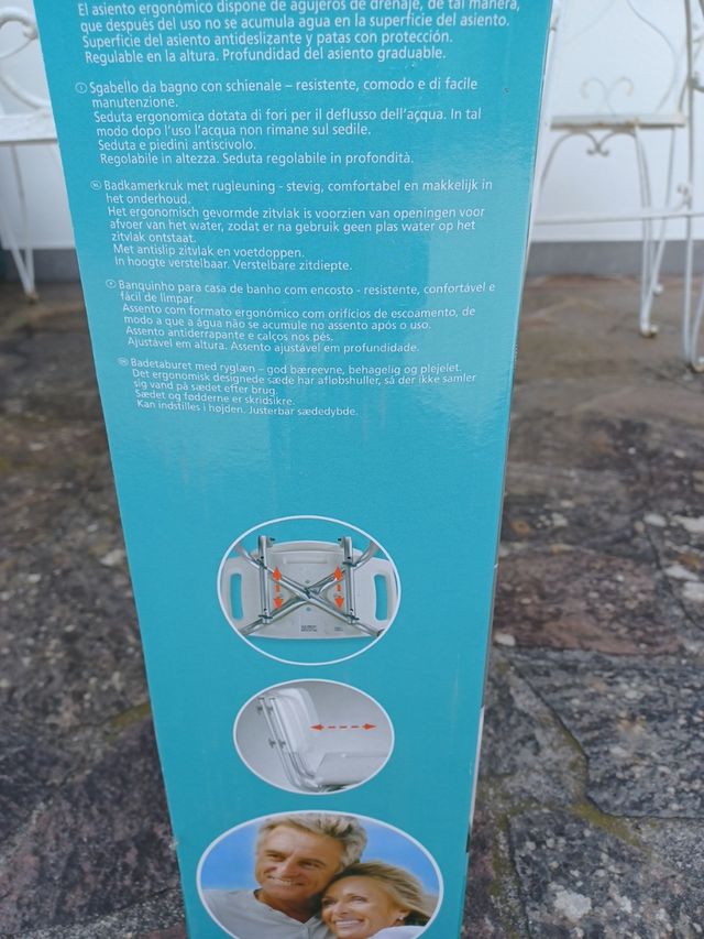 Sgabello da bagno con schienale