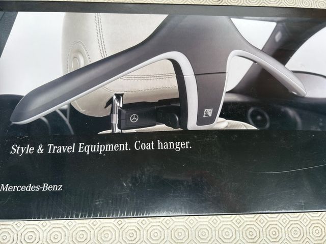 Coat Hunger Mercedes-Benz