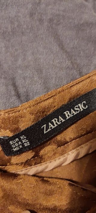 Falda midi jacquard de Zara