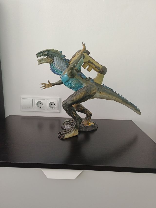 Antica figura giocattolo Godzilla