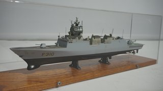 Maqueta Fragata F-310 - Mediana