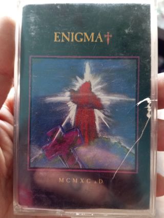 Cassette enigma música electrónica
