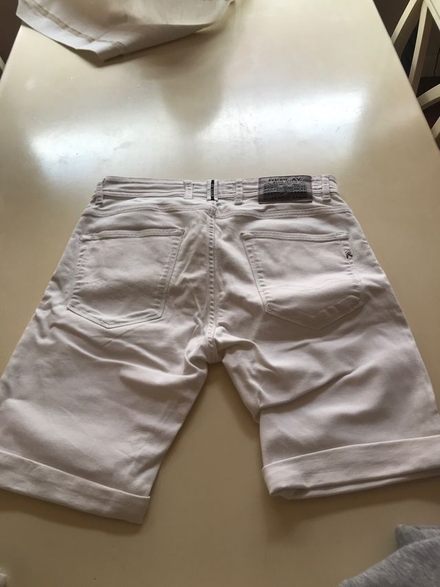 Bermuda blanca REPLAY