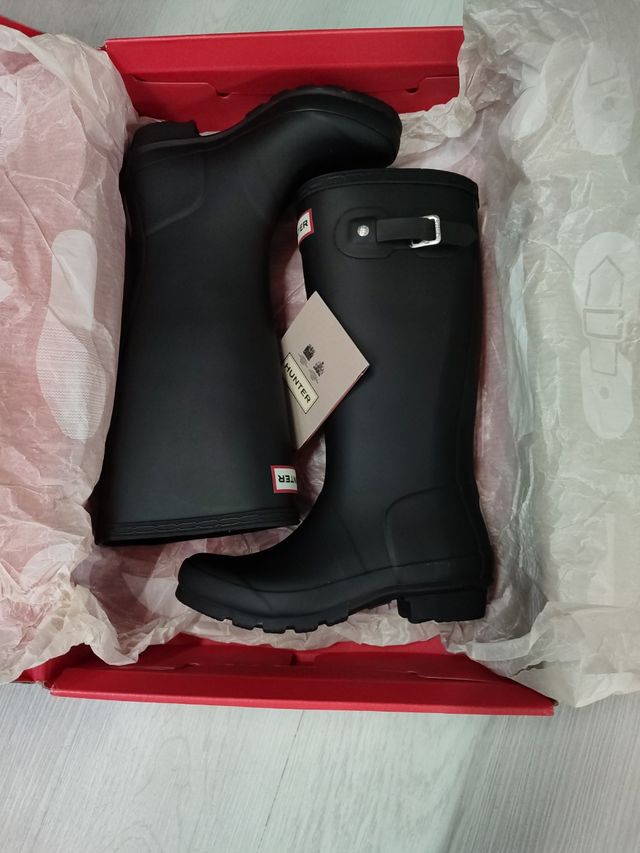 Botas de agua Hunter  sin estrenar  n°32,con caja