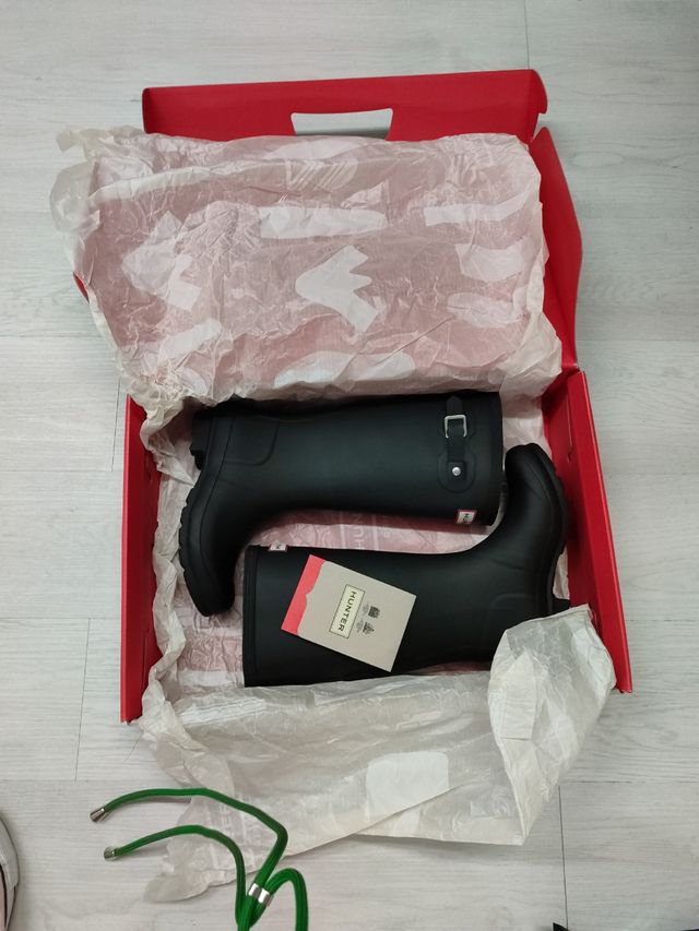 Botas de agua Hunter  sin estrenar  n°32,con caja