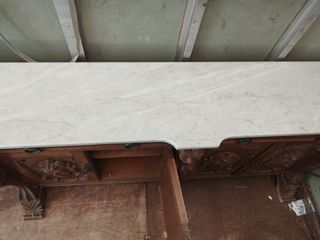 Aparador tallado antiguo