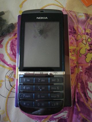 Móvil Nokia 300