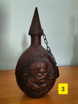 Accesorios en cuero repujado