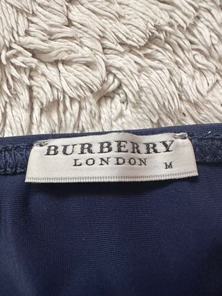 Bikini con Top Burberry azul y blanco.