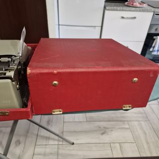 Maquina escribir olivetti estudio 44