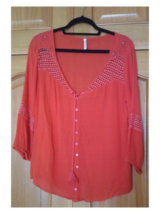 Blusa roja de media manga Stradivarius