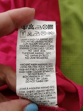 Blusa fucsia bordada Adolfo Domínguez +