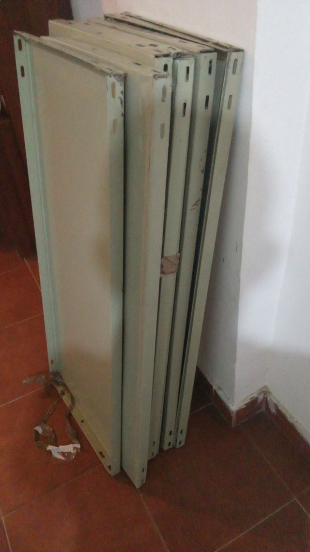 Estanterías piquin