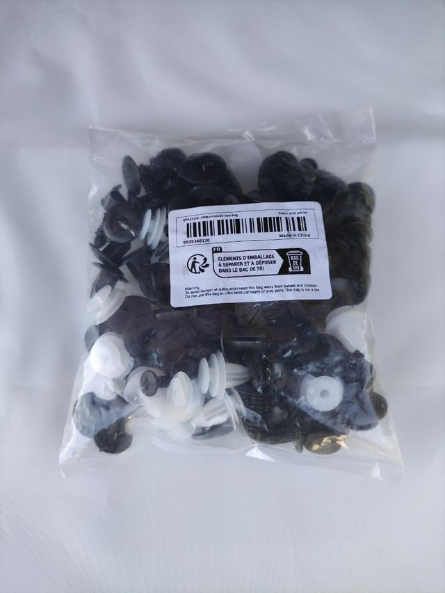 SE VENDE PAQUETE DE CLIPS DE COCHES