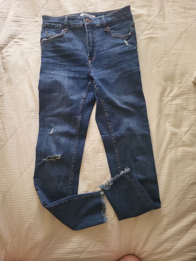 Jeans skinny strappati donna Bershka