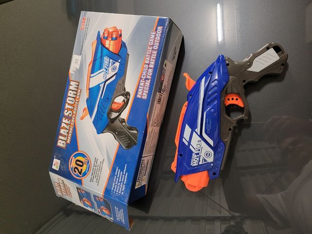 Pistola nerf.