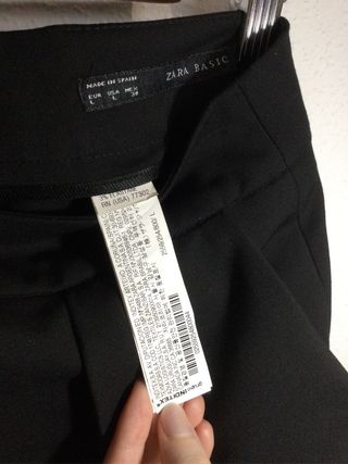 Falda negra con bolsillos Zara