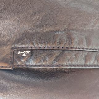 Cazadora piel levis 
