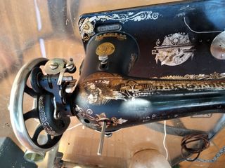 Maquina de coser singer